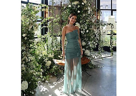 Imagen secundaria 1 - María Pombo con diseño de Redondo Brand 