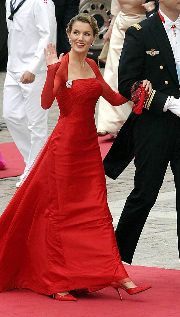 Doña Letizia, con su mítico diseño de Caprile en Dinamarca en 2004.