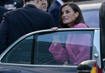 El abrigo más llamativo de la Reina Letizia en Dinamarca