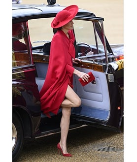 Imagen secundaria 2 - La Reina Letizia con traje rojo y Kate Middleton con look completamente rojo en uno de sus últimos actos públicos