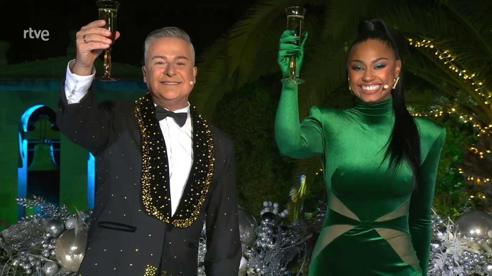 Nia Correia y Roberto Herrera despidieron el año desde Canarias para RTVE