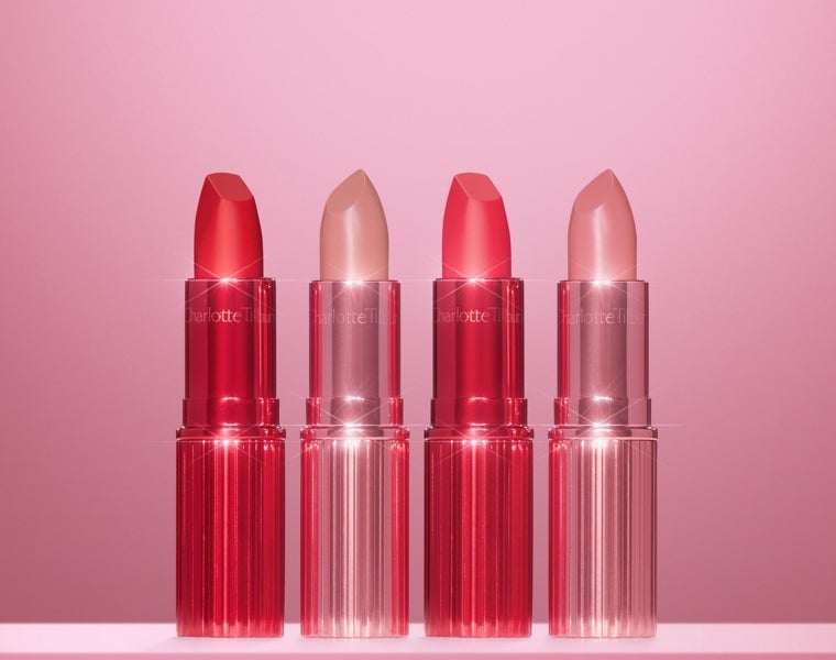 Charlotte Tilbury lanza 10 tonos nuevos de labiales, rojos y rosas para todas las mujeres del mundo.