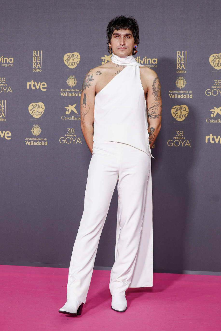 La Dani eligió un estilismo de inspiración nupcial. 