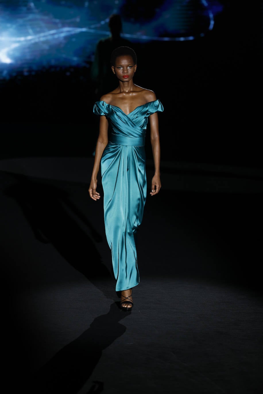 Los vestidos de fiesta han dominado la colección Moonglow que Hannibal Laguna ha presentado en la MBFWMadrid.