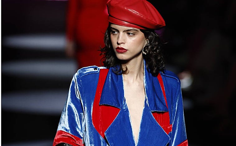 Imagen principal - Durante el desfile de Paloma Suárez 