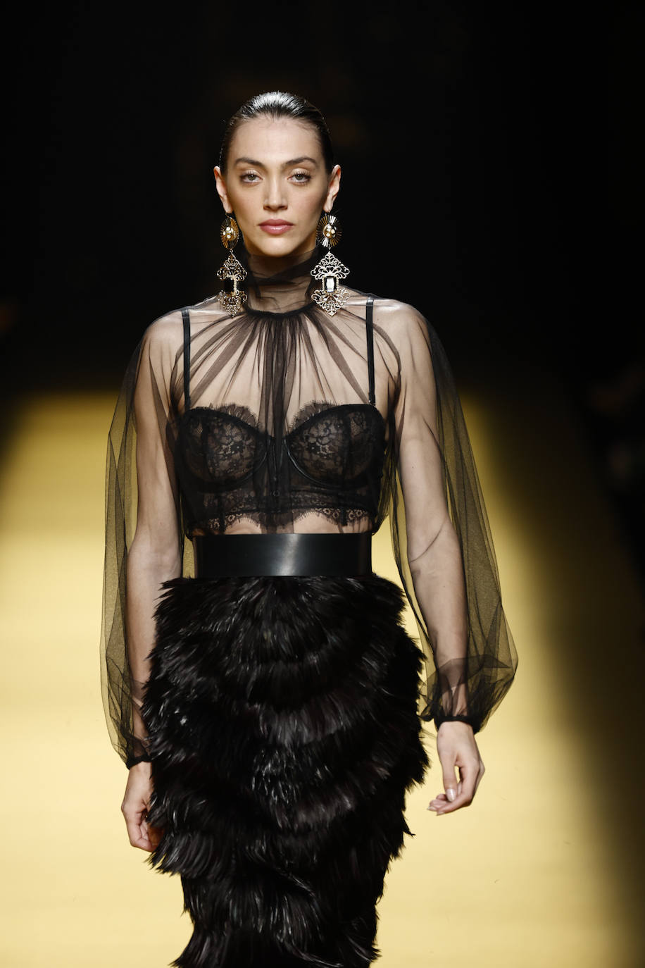 El negro es uno de los colores predilectos de la firma y en esta colección tampoco ha faltado