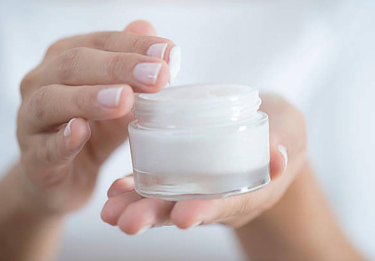 Una dermatóloga analiza diferentes tipos de cremas para la cara y este es su veredicto