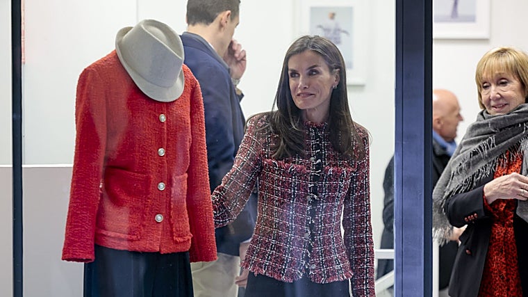 Doña Letizia el pasado 9 de enero en su visita al taller textil de APRAMP.