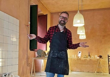 Trabajar el barro y crear piezas de cerámica, la mejor terapia para el estrés, según Guille García-Hoz