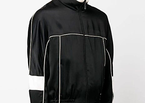 Imagen secundaria 1 - El conjunto de Longoria está disponible en Farfetch por 4.180 euros en total. 