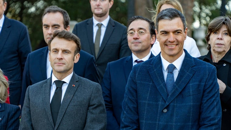 Macron y Pedro Sánchez.