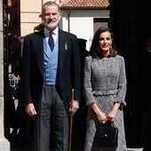 La Reina elige un look 'lady' para la entrega del Premio Cervantes