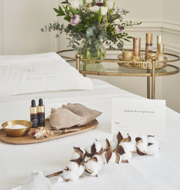 TBC Timeless Treatment con Babor y las terapeutas de The Beauty Concept en el hotel Mandarin Ritz Oriental es una de las propuestas para acertar el día de la madre.