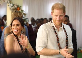 La maleta de Meghan Markle en Nigeria: más de 100.000 euros en joyas, vestidos y zapatos