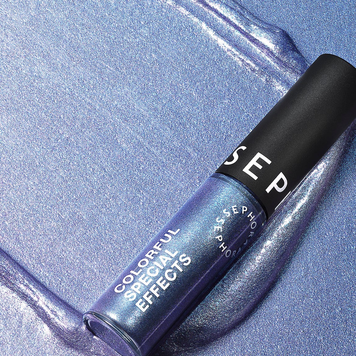 Sombras de ojos líquidas con purpurina Colorful Special Effects de Sephora Collection (12,99 euros, solo en Sephora). Disponibles en cuatro tonos intensos y ultrabrillantes, ofrecen hasta 12 horas de brillos, con acabado resplandeciente.