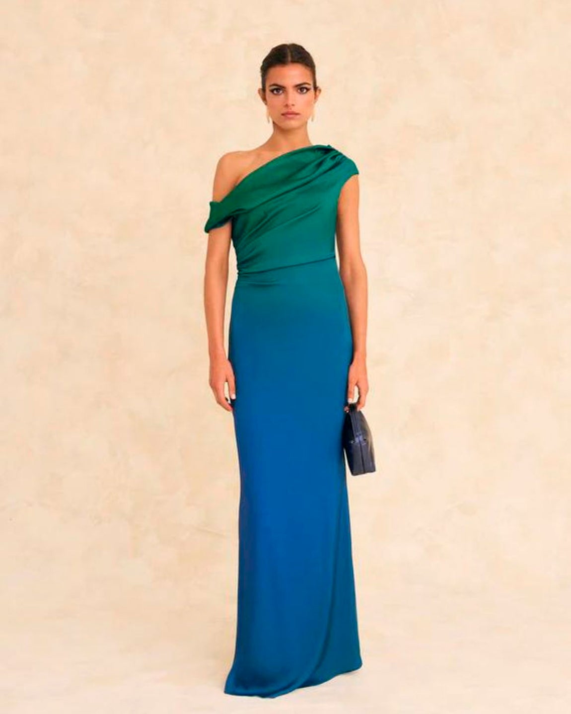 Vestido largo con escote asimétrico efecto degradado. Antes 179.95 y ahora 159.95 en Lady Pipa