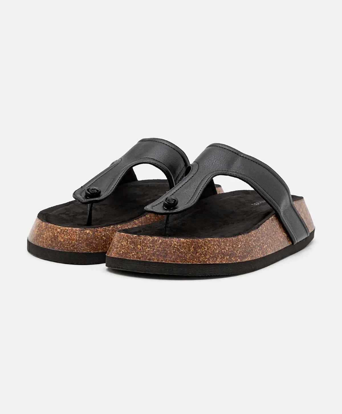 Sandalias de dedo en negro. Son de Even&Odd y cuestan 25.59 euros en Zalando.