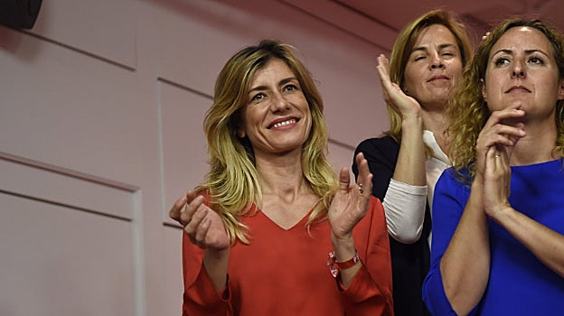 Imagen antes - El cambio físico de Begoña Sánchez: en 2024 su rostro muestra un aspecto más radiante y juvenil que en 2016.