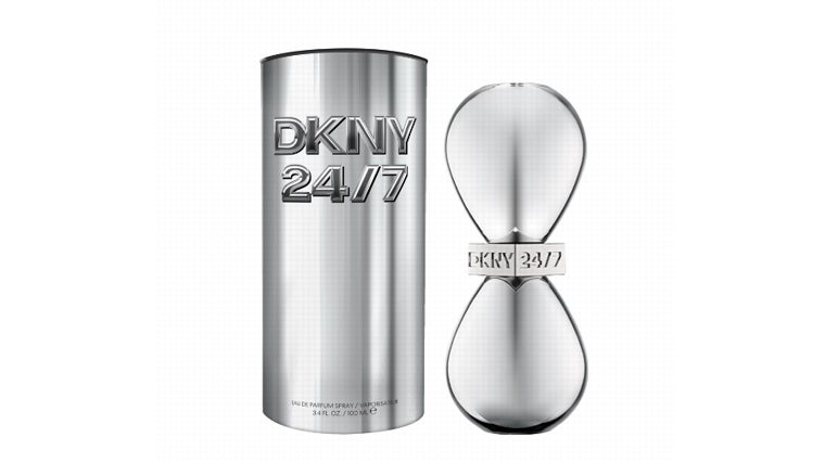 El nuevo perfume DKNY 24/7 rinde homenaje a Nueva York.