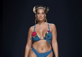 MBFWMadrid primavera/ verano 2025: Los llamativos y favorecedores trajes de baño de Dolores Cortés