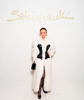 Imagen secundaria 2 - Philippine, arriesgada en eventos de moda. 