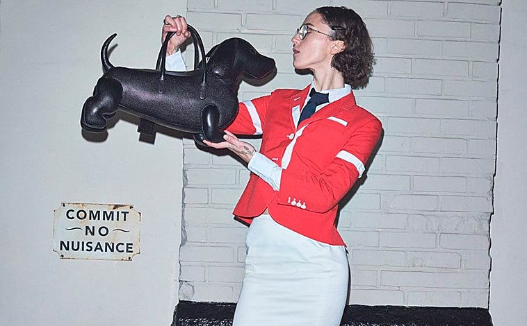 Imagen principal - Ella Emhoff tiene un estilo de lo más destacado.