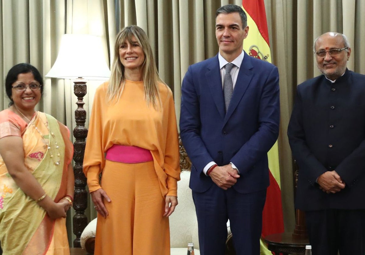 Pedro Sánchez y Begoña Gómez durante su viaje oficial a la India