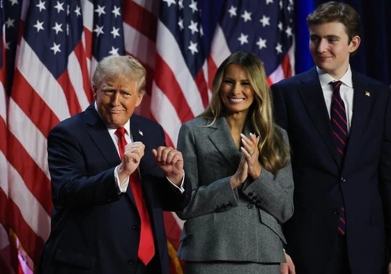 Melania Trump, del vestido de lunares al traje gris de inspiración retro en el gran día de su marido