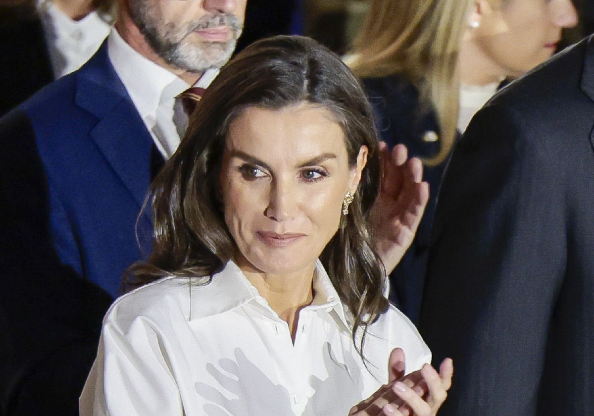 Doña Letizia estrenó en Nápoles un conjunto de invitada de The 2nd Skin Co.