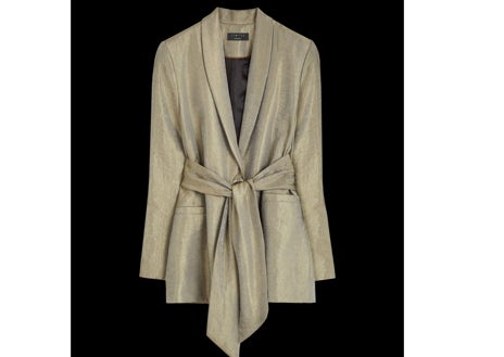 Imagen secundaria 1 - Lazo con brillos de Parfois (8,99€); Blazer dorada con lazada de Trucco (140€) y pendientes en forma de lazo de El Corte Inglés (9,99€)