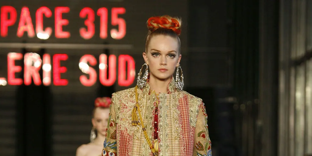 Una firma de moda gallega adquiere la casa de lujo francesa Christian Lacroix