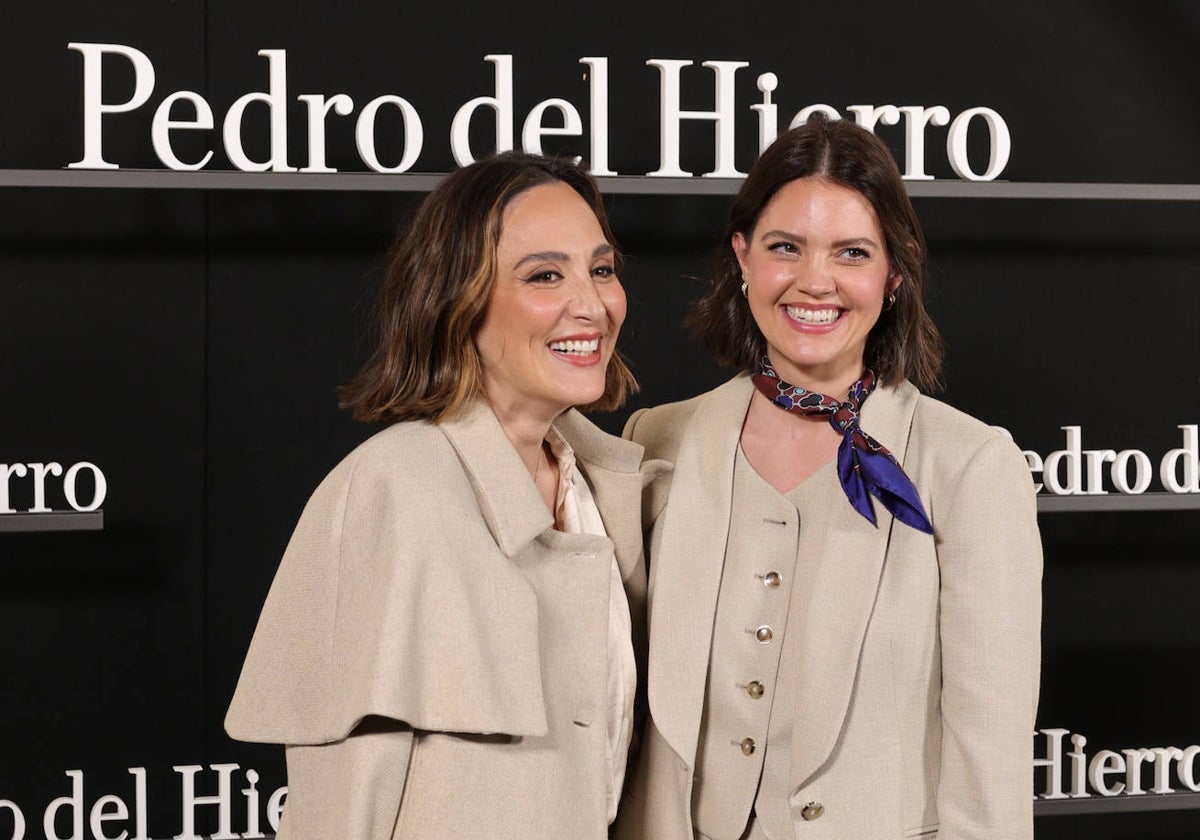 Tamara Falcó e Isabelle Junot en el desfile de Pedro del Hierro.