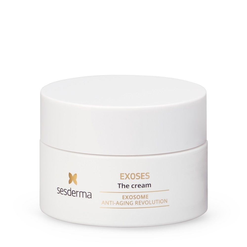 Exoses The Cream de Sesderma (71,95 €). Crema antiedad global que incluye un concentrado de exosomas combinado con diferentes activos, como un complejo despigmentante y un complejo hidratante. Estimula la producción de colágeno y elastina, mejora la apariencia de las arrugas, reduce las manchas y fortalece la barrera cutánea, reduciendo la pérdida de humedad.