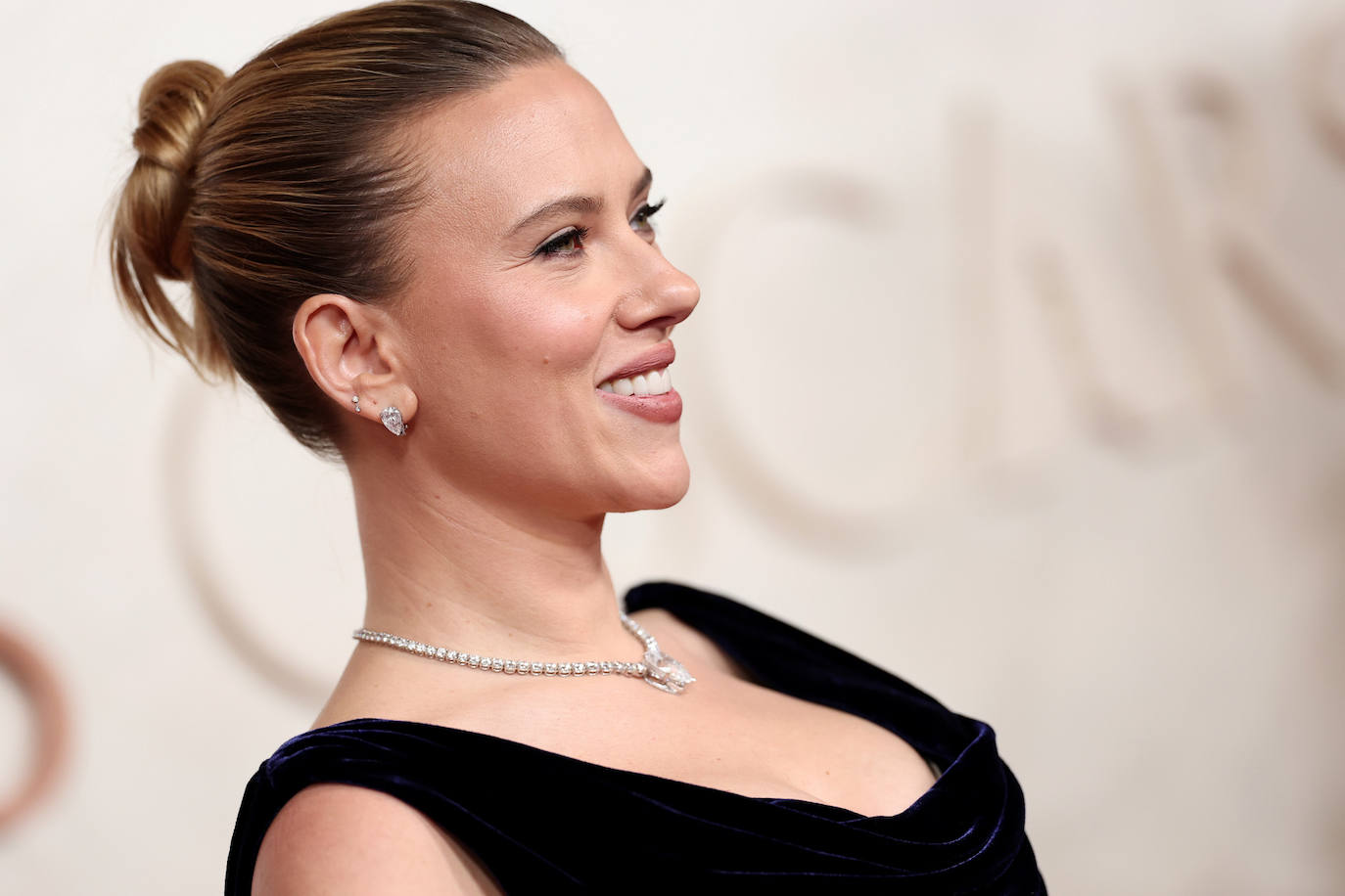 Los mejores maquillajes y peinados de los Premios Oscar: eyeliner, labios naturales y recogidos de fiesta