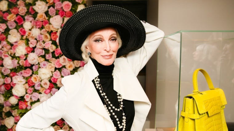 Carmen Dell'Orece, one of the longest models in the world.