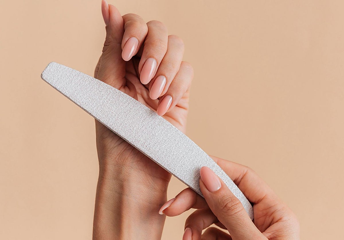 Uñas fuertes, saludables y bonitas con estos productos y consejos.