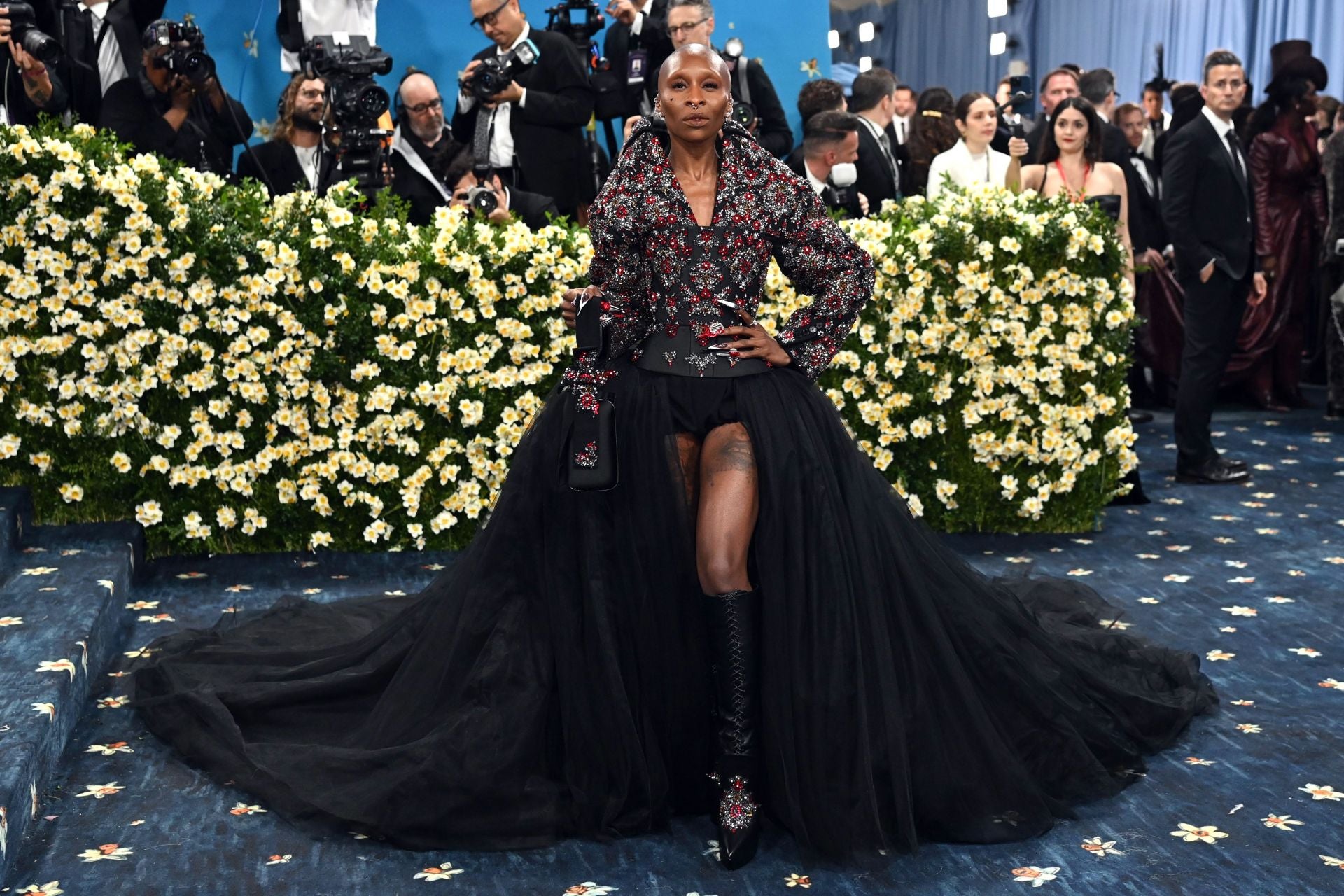 Cynthia Erivo con un llamativo diseño de Givenchy