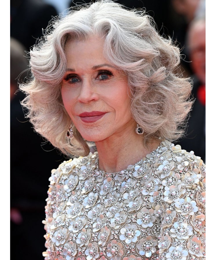 Las claves de estilo y maquillaje de Jane Fonda para brillar en una alfombra roja a los 87 años