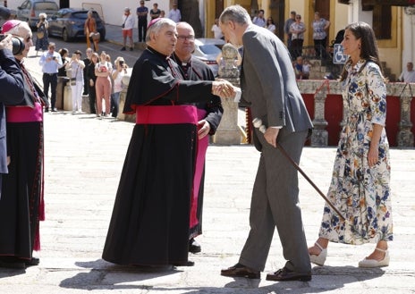 Imagen secundaria 1 - Los Reyes visitan Guadalupe (Extremadura)