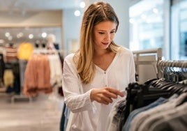 Este centro comercial de Sevilla se adelanta a las rebajas de verano: empiezan este jueves
