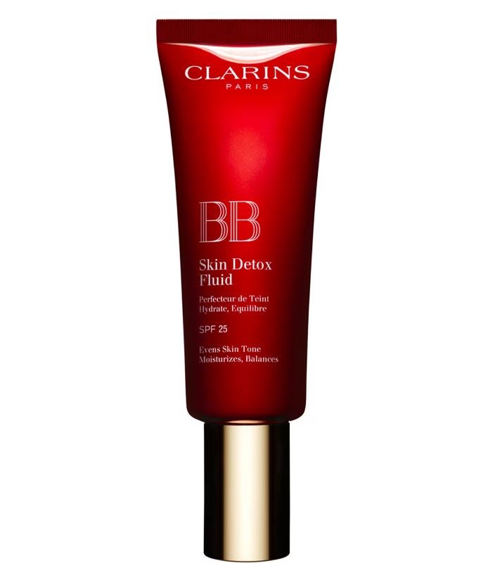 Crema antiimperfecciones Skin Detox Fluid de Clarins (de 48 a 37 euros, en Sephora). Una BB cream con SPF 25, que hidrata y embellece la piel, unificando el tono. 
