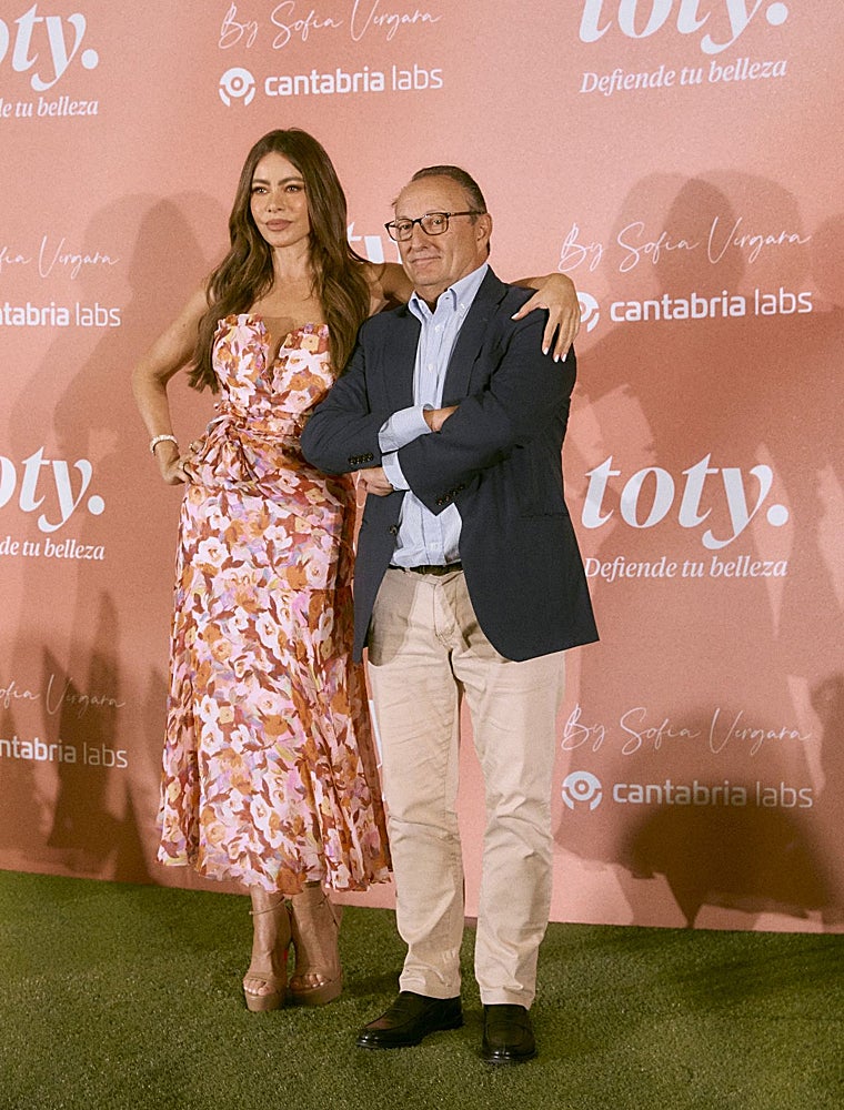 Sofia Vergara y Juan Matji, presidente de Cantabria Labs.