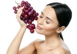 La uva en cosmética: todos los beneficios antiedad para la piel