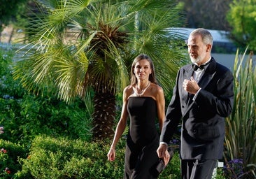 La Reina Letizia triunfa con su collar más valioso en los premios Cavia 2025
