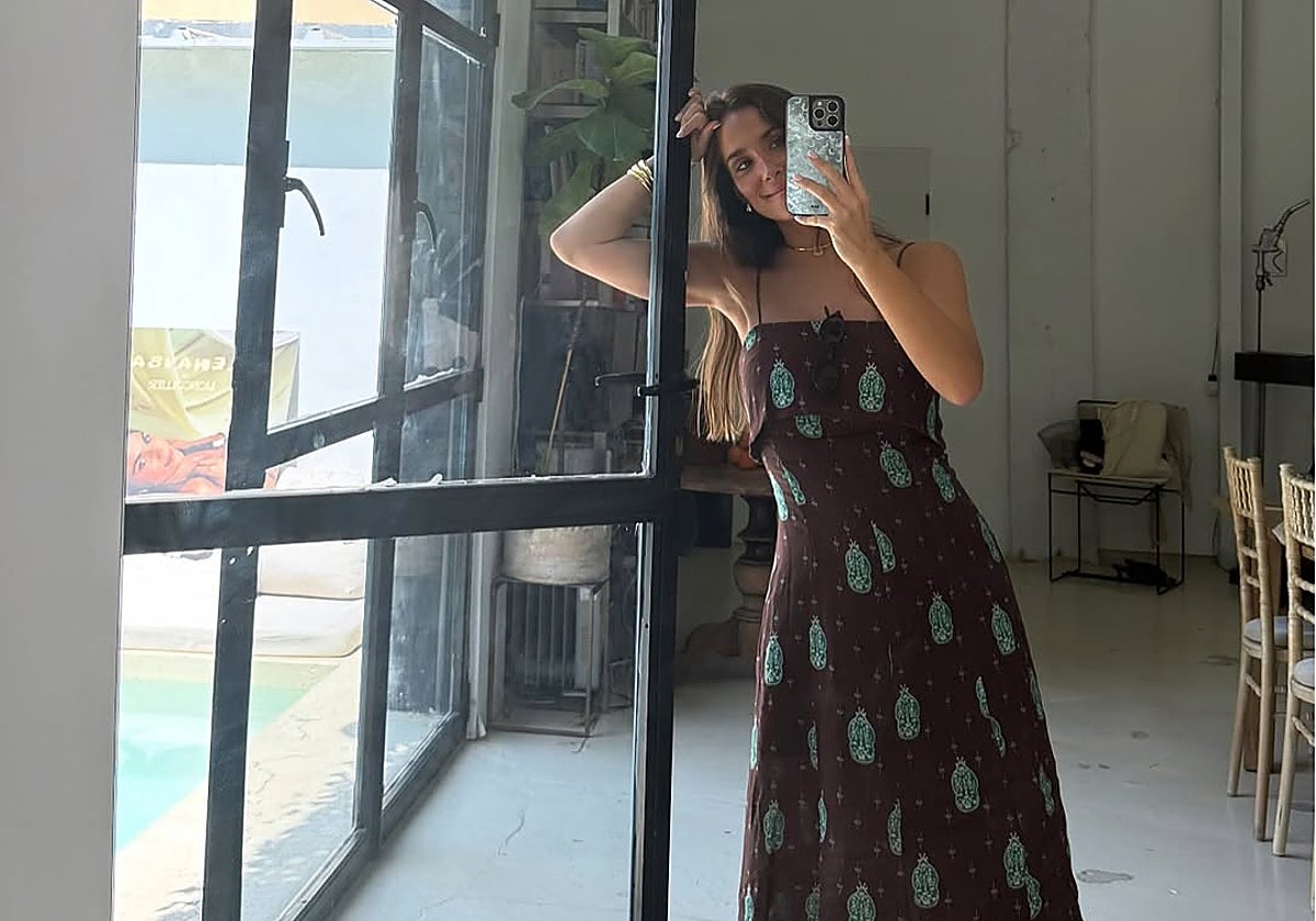 María Pombo es una de las influencers que ha elegido el marrón como un de sus favoritos para esta temporada