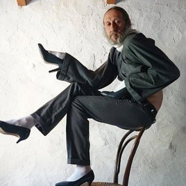 Quién es Miguel Adrover, el diseñador mallorquín que ha rechazado vestir a Rosalía