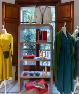 Imagen secundaria 2 - La tienda efímera de Sybilla en Mallorca y algunas muestras de la colección 'Colorterapia'