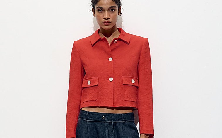 Imagen principal - Es una oportunidad muy buena para comprarse alguna de estas. Estas de Zara valen todas 15,99 euros. 