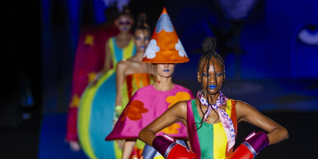 MBFWMadrid: De la colección de Ágatha Ruiz de la Prada hecha con IA al debut de nuevas marcas en la pasarela