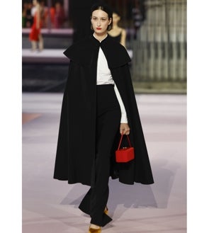 İkincil görsel 2 - Madrid'de düzenlenen Carolina Herrera defilesindeki İspanyol pulu